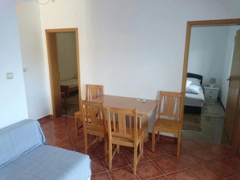 Gizmo Apartments Gornji Karin Εξωτερικό φωτογραφία