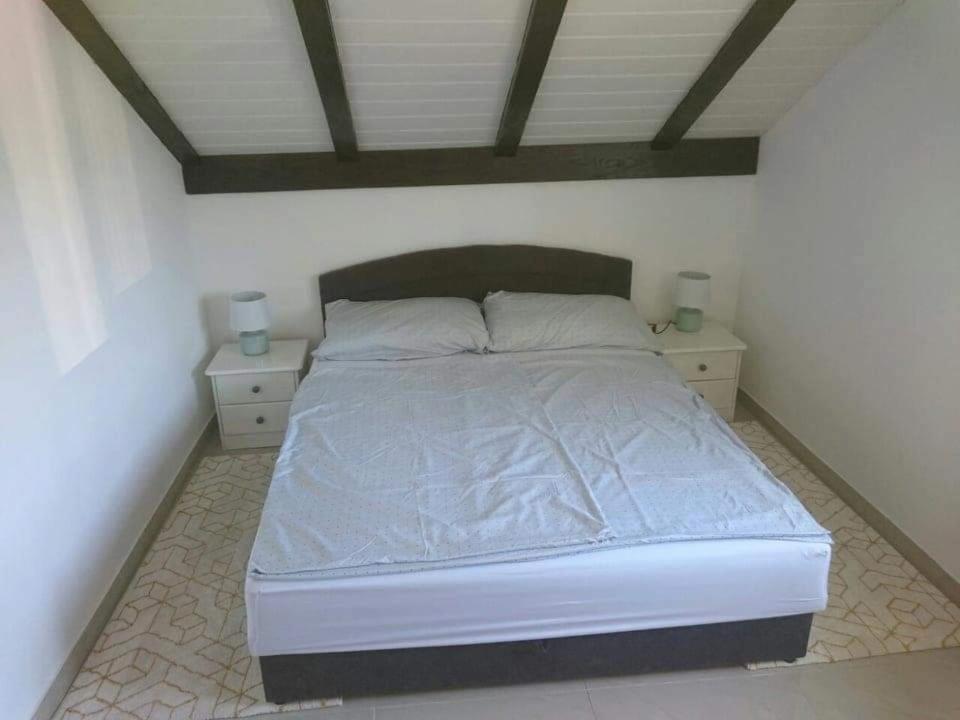 Gizmo Apartments Gornji Karin Εξωτερικό φωτογραφία